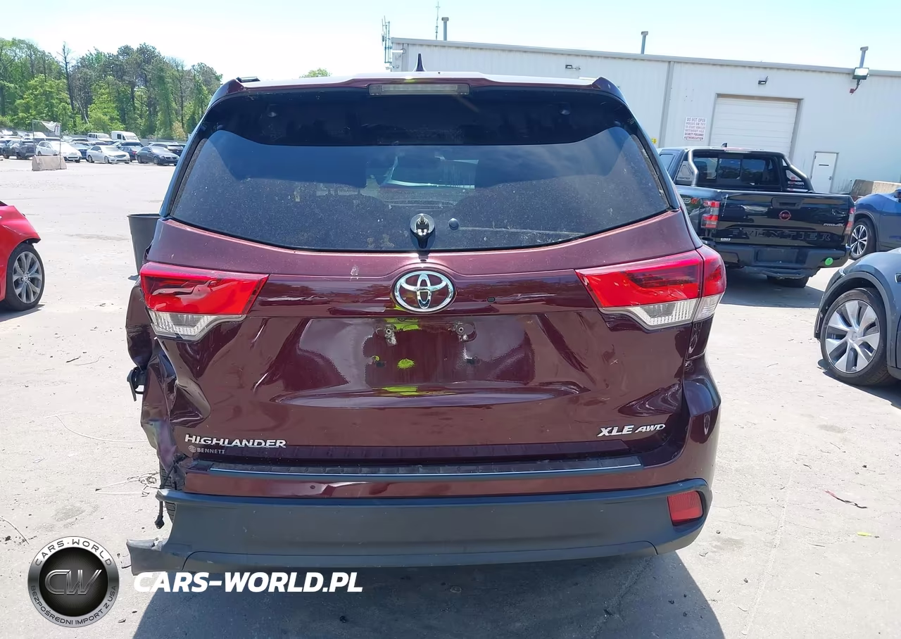 2019 Toyota Highlander Xle VIN:5TDJZRFH5KS745550 - 17