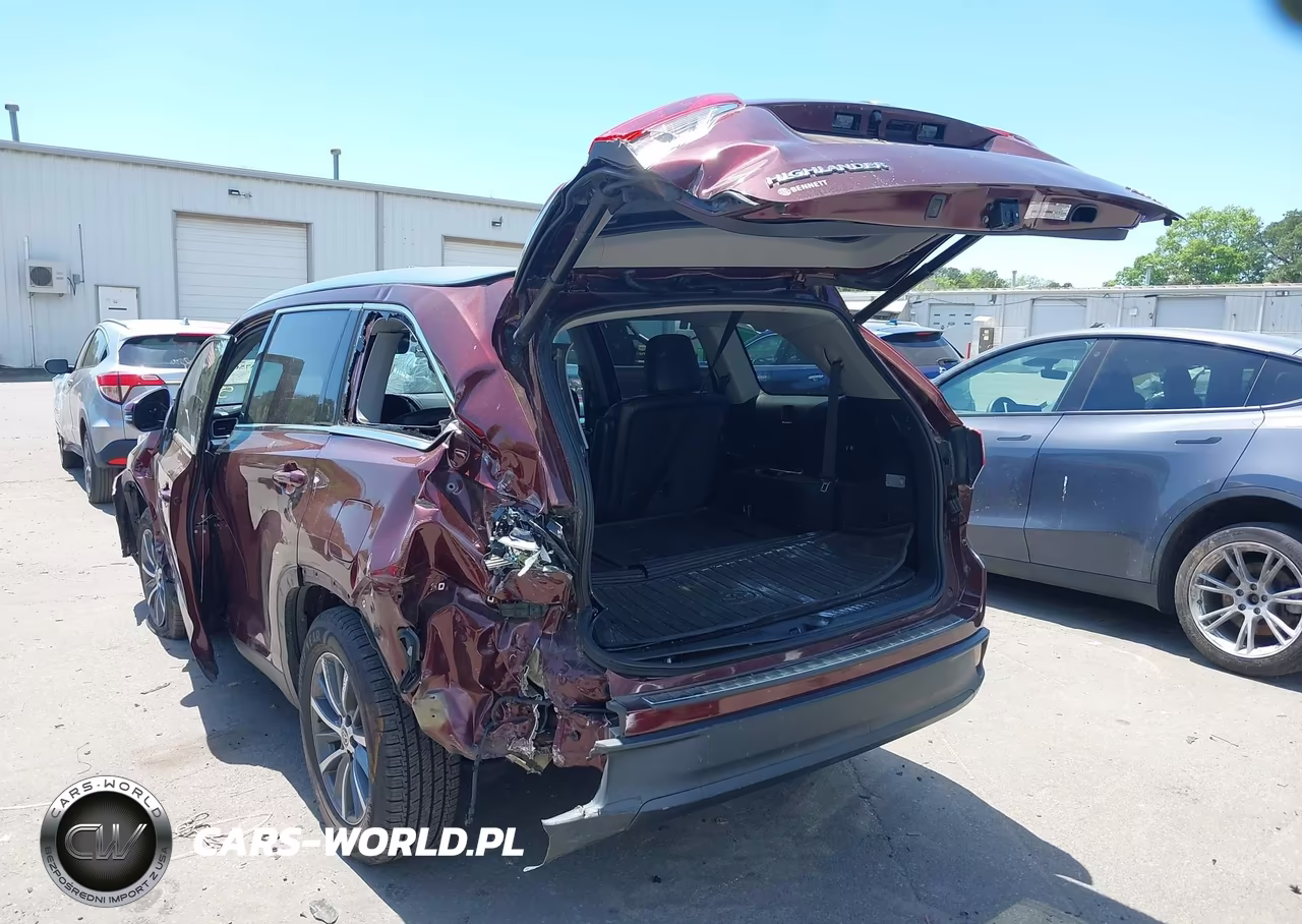 2019 Toyota Highlander Xle VIN:5TDJZRFH5KS745550 - 3