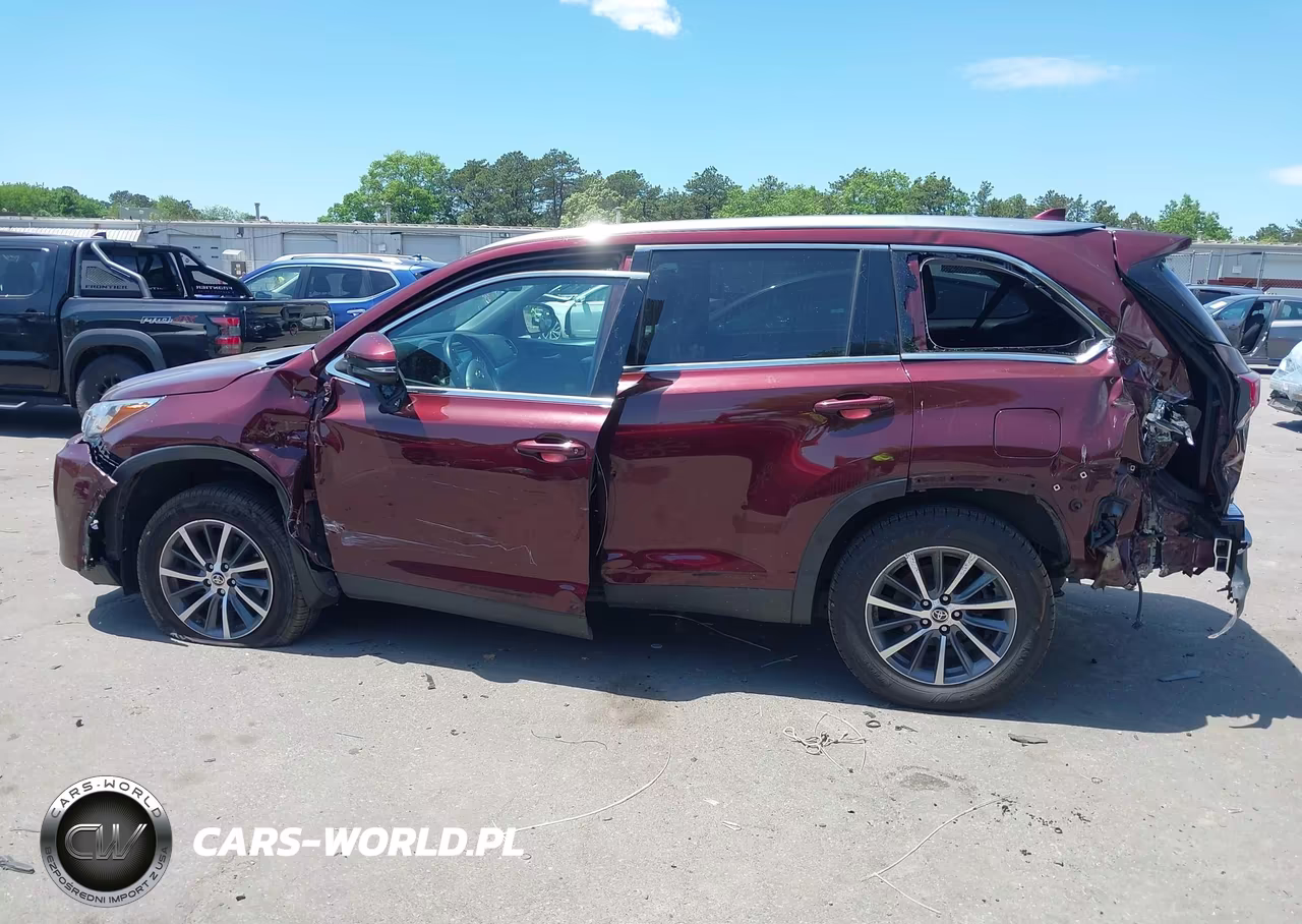 2019 Toyota Highlander Xle VIN:5TDJZRFH5KS745550 - 6