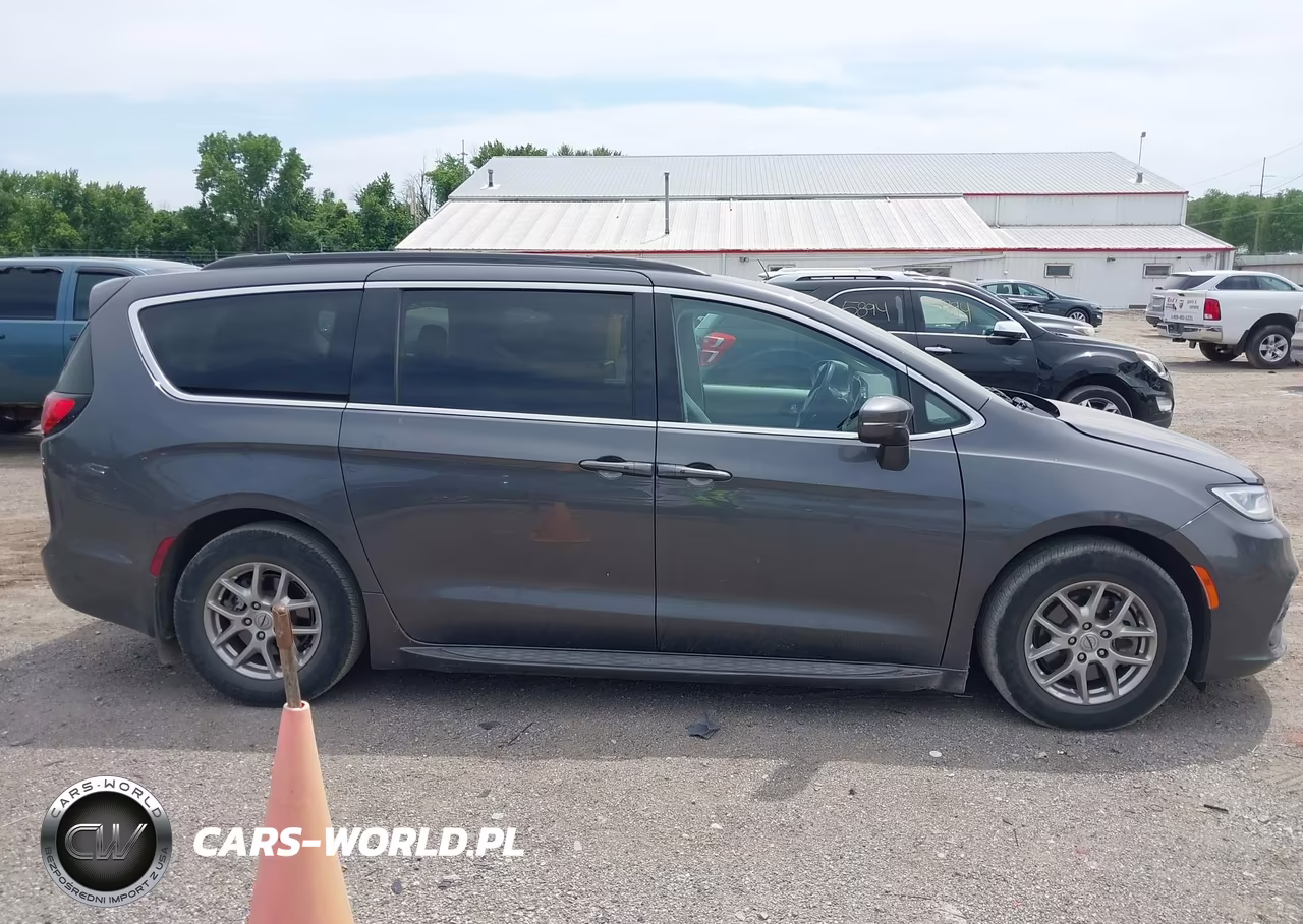 2021 Chrysler Pacifica Touring VIN:2C4RC1FG9MR527152 - 13
