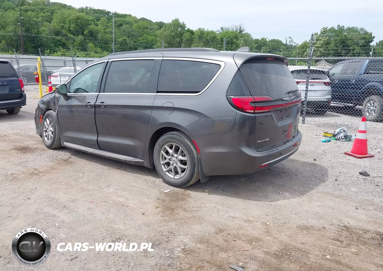 2021 Chrysler Pacifica Touring VIN:2C4RC1FG9MR527152 - 3