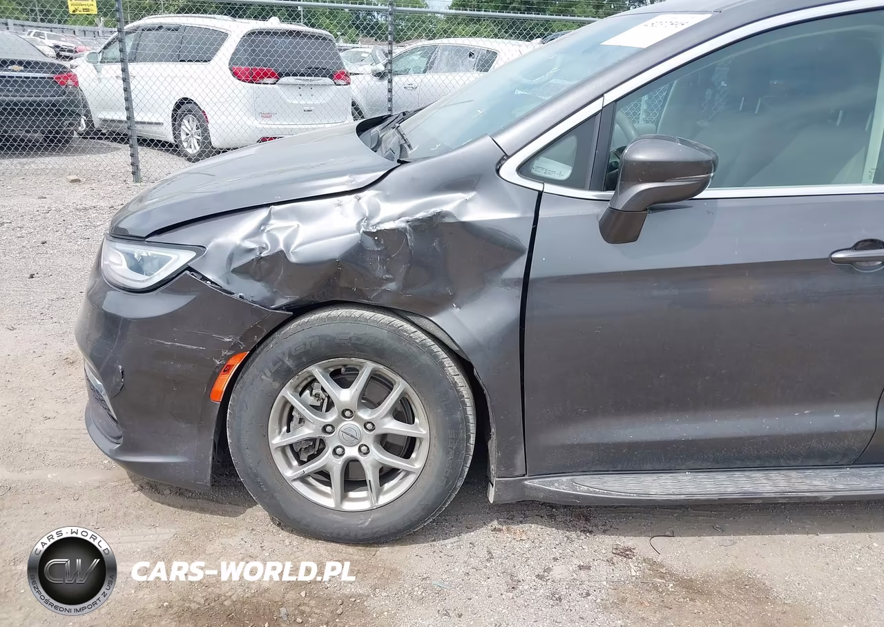 2021 Chrysler Pacifica Touring VIN:2C4RC1FG9MR527152 - 6