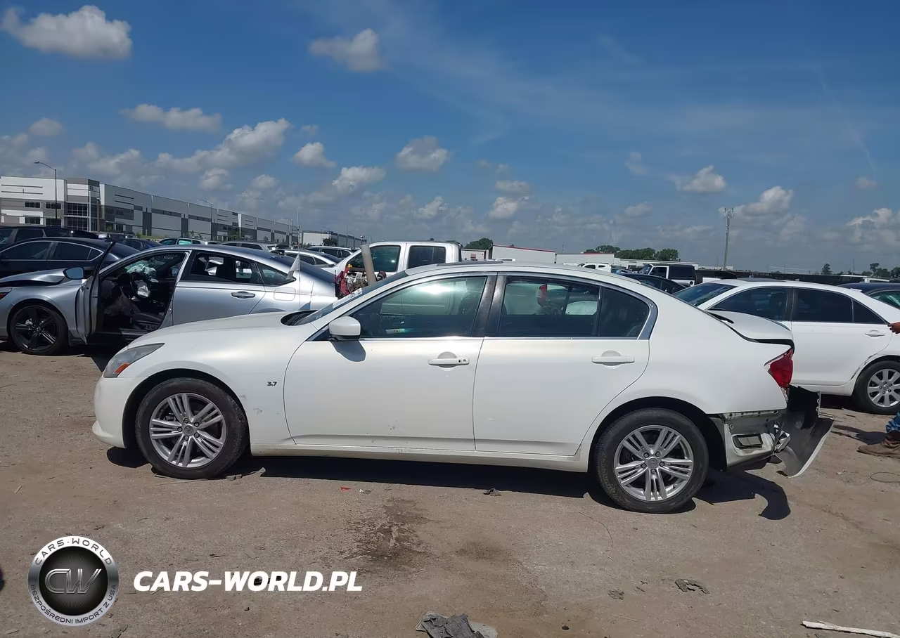 2015 Infiniti Q40 VIN:JN1CV6AR2FM651102 - 14