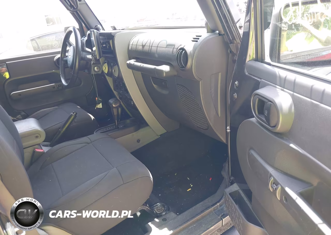 2010 Jeep Wrangler Sport VIN:1J4AA2D10AL135098 - 5