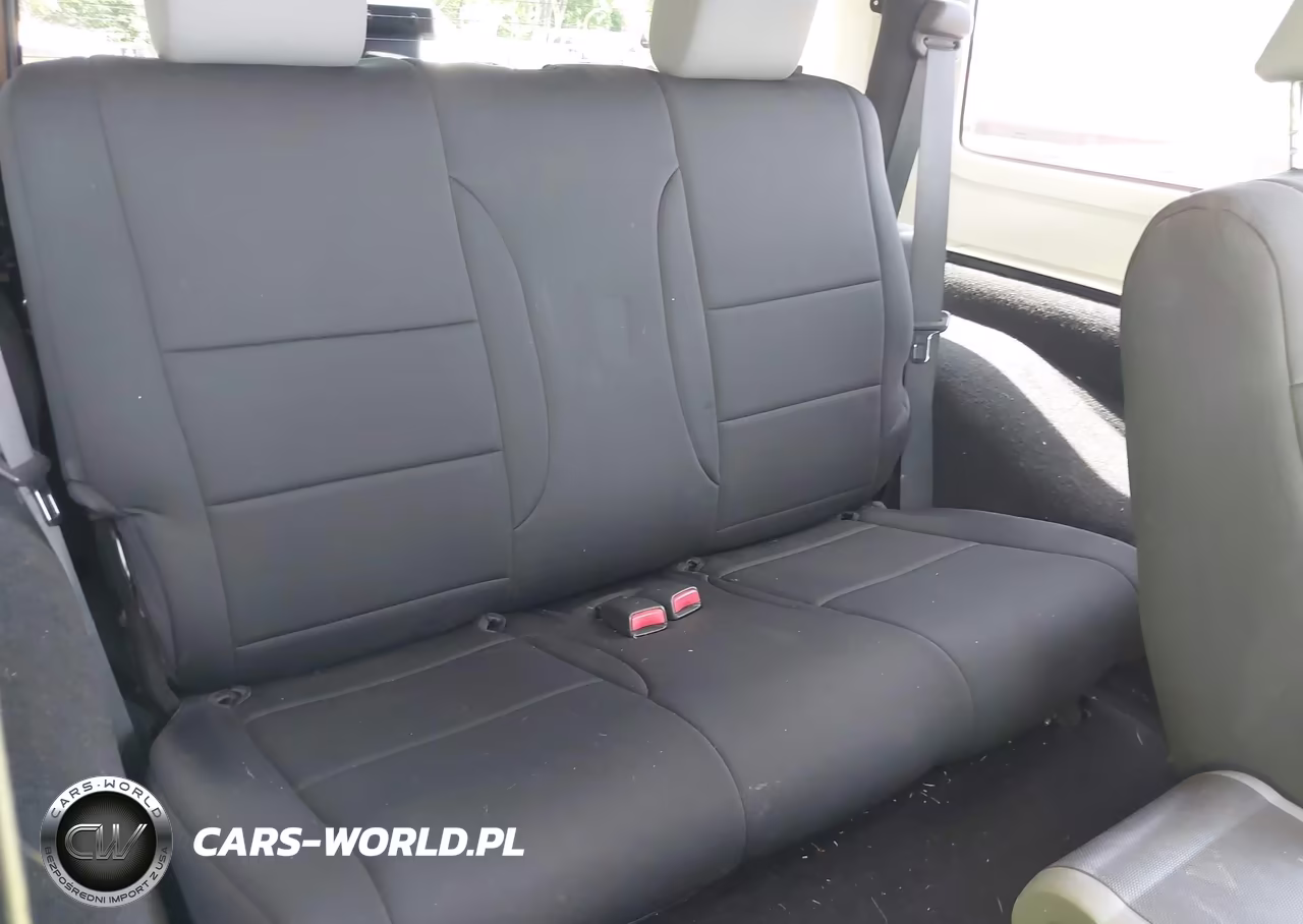 2010 Jeep Wrangler Sport VIN:1J4AA2D10AL135098 - 8