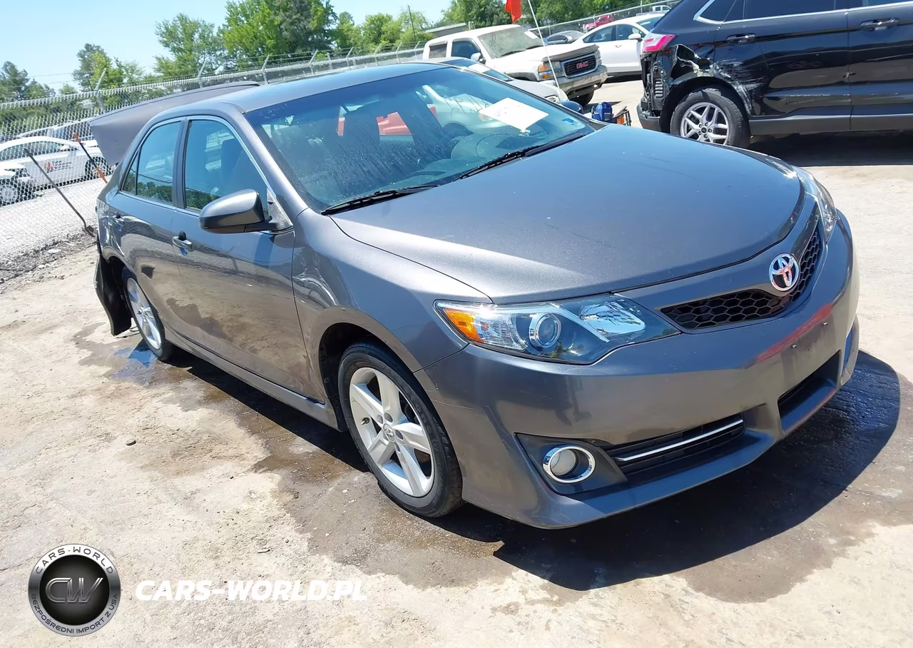 2014 Toyota Camry Se – zdjęcie 1 z 16