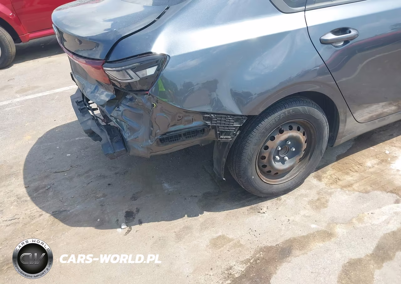 2021 Kia Forte Lxs VIN:3KPF24AD7ME346573 - 17