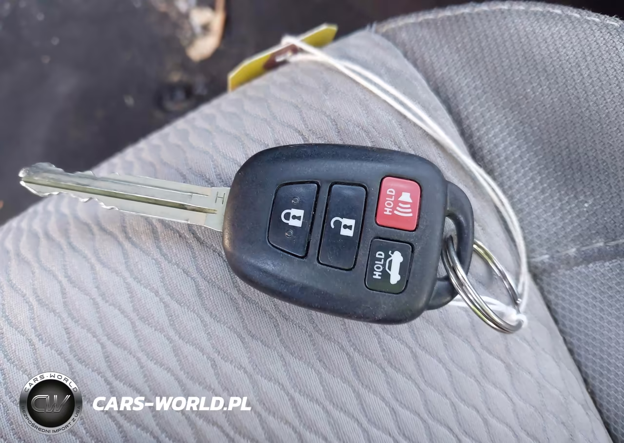 2015 Toyota Corolla Le Plus VIN:2T1BURHEXFC330227 - 11