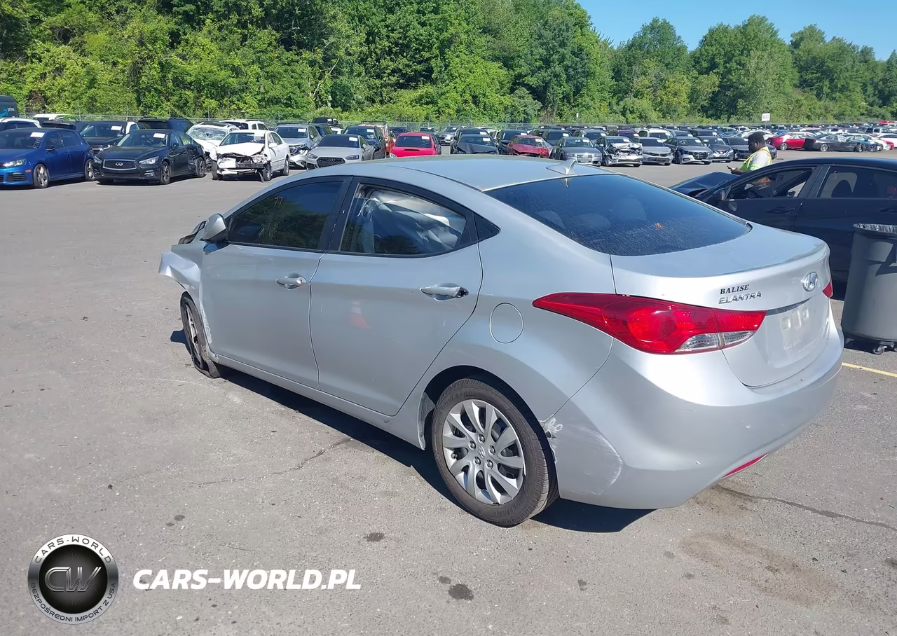 2011 Hyundai Elantra Gls VIN:5NPDH4AE3BH050604 - 3