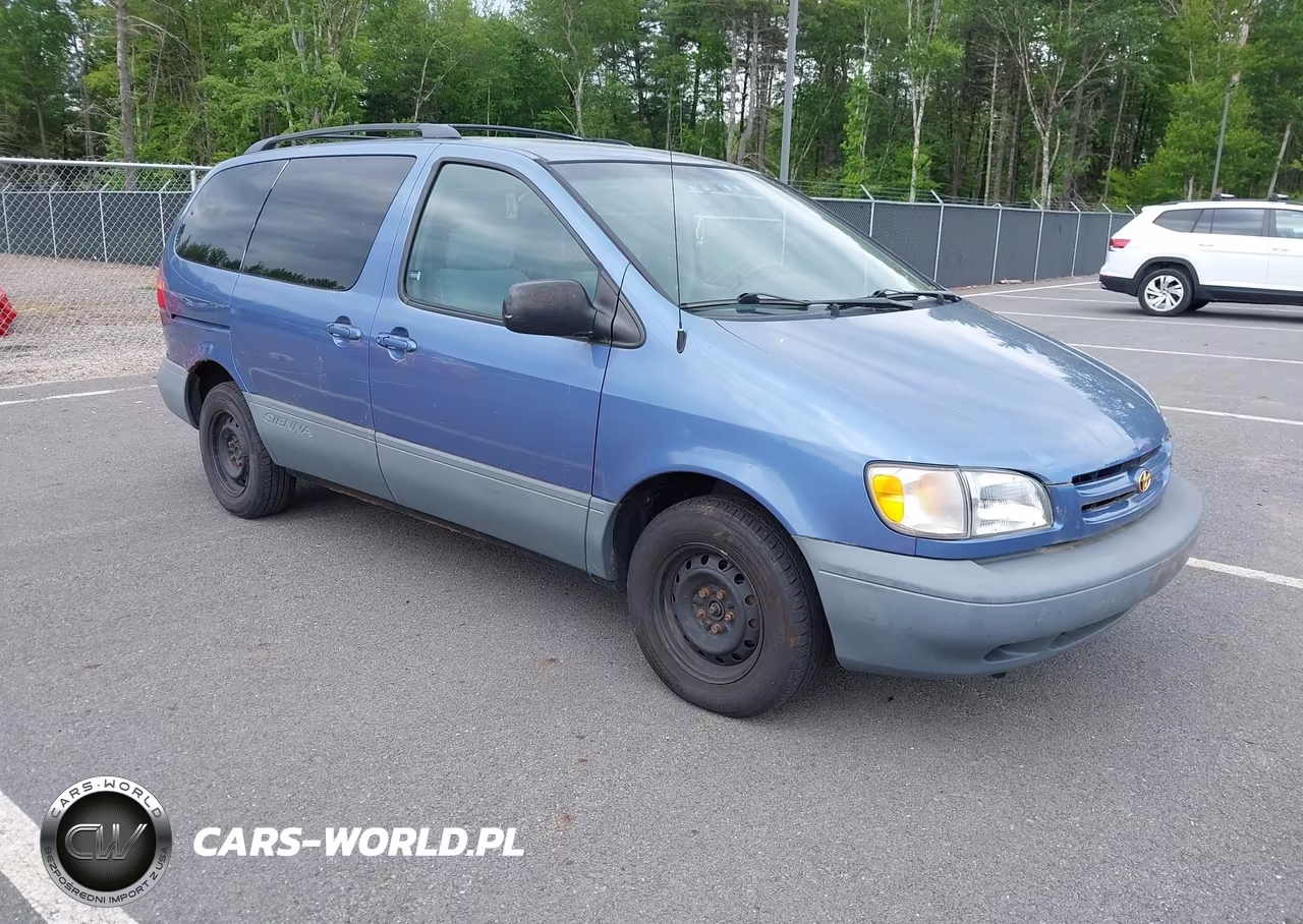 2000 Toyota Sienna Le