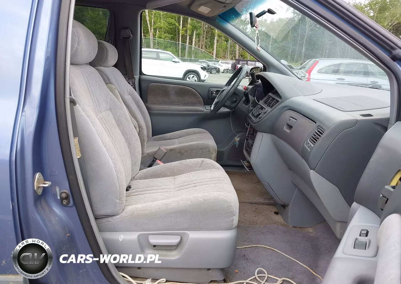 2000 Toyota Sienna Le VIN:4T3ZF13C3YU222119 - 5