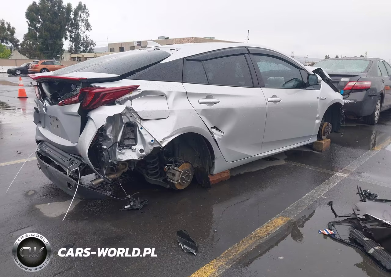 2017 Toyota Prius Prime Premium VIN:JTDKARFP6H3034145 - 4