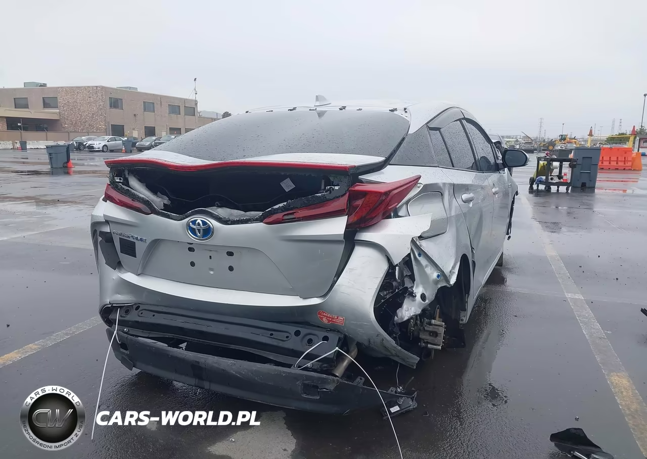 2017 Toyota Prius Prime Premium VIN:JTDKARFP6H3034145 - 6