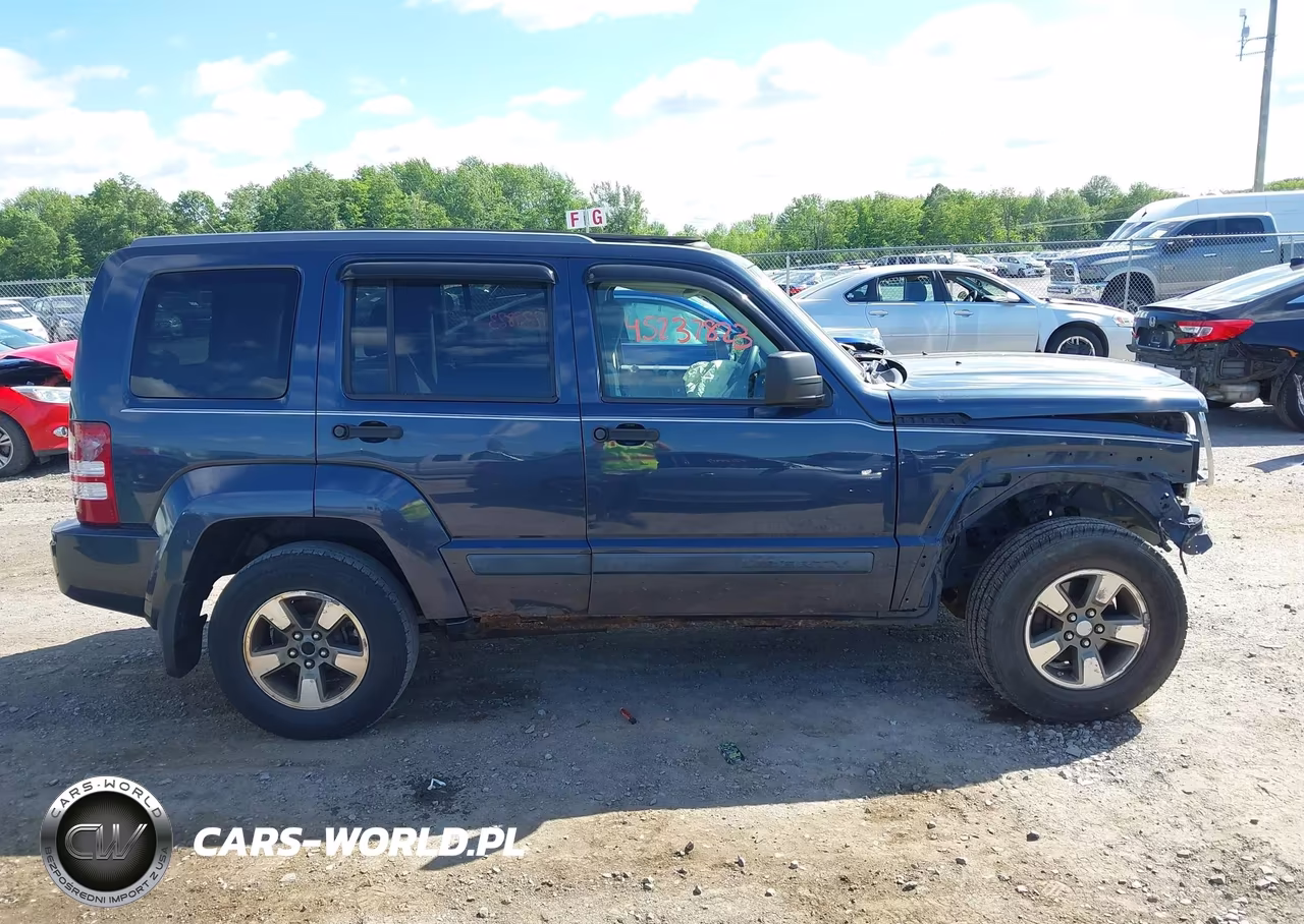 2008 Jeep Liberty Sport VIN:1J8GN28K78W108280 - 13