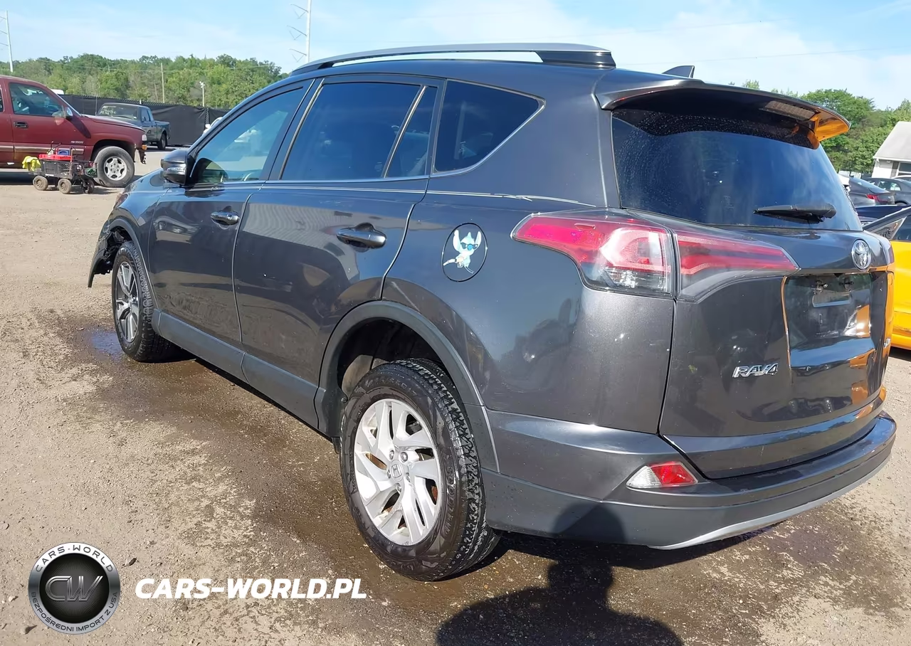 2017 Toyota Rav4 Xle VIN:JTMWFREV8HJ700209 - 3