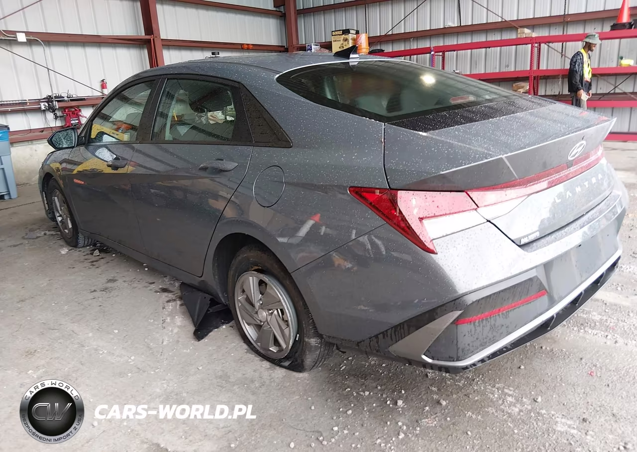 2025 Hyundai Elantra Se VIN:KMHLL4DG9SU025621 - 3