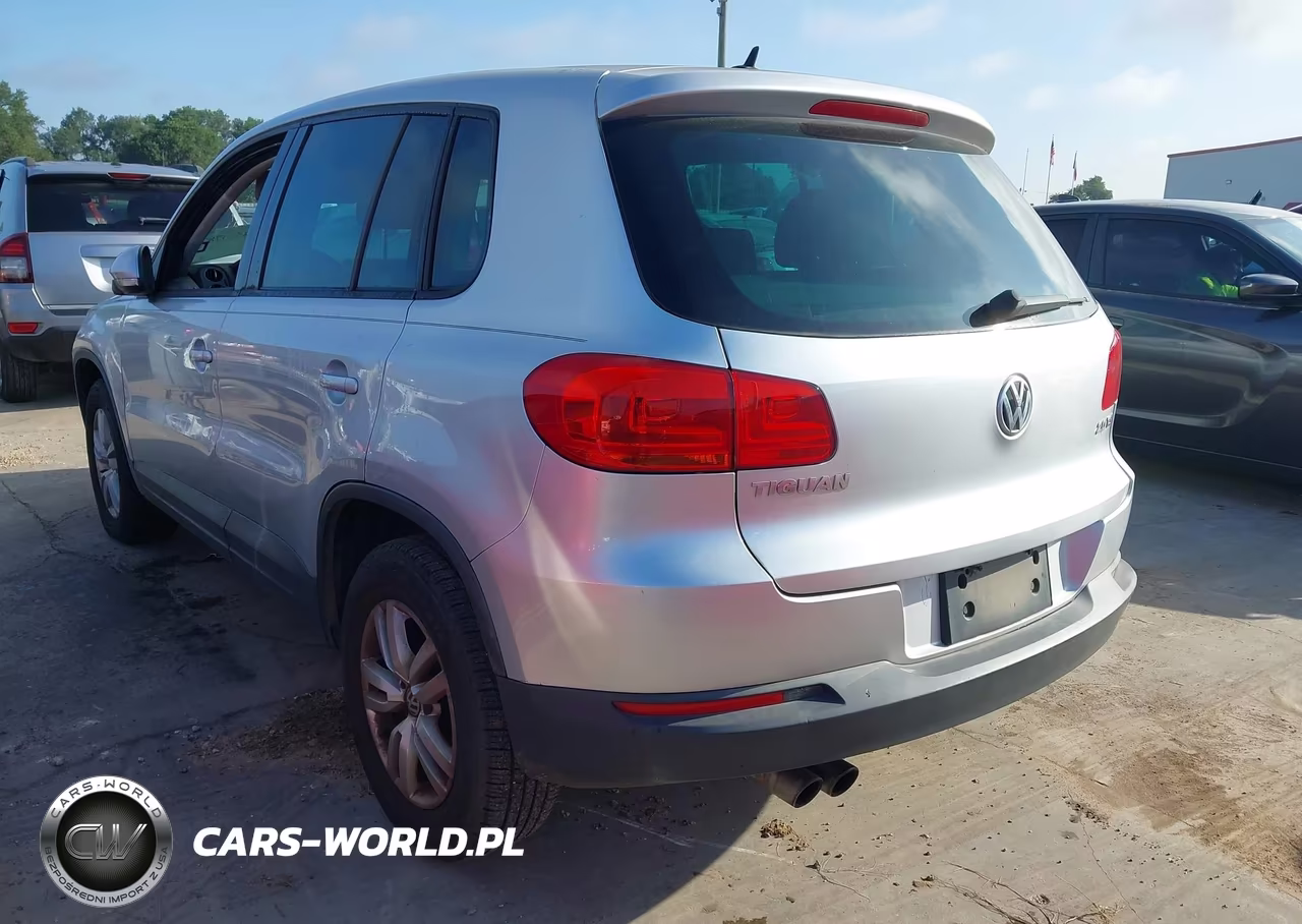 2012 Volkswagen Tiguan Le VIN:WVGAV7AX9CW560817 - 3