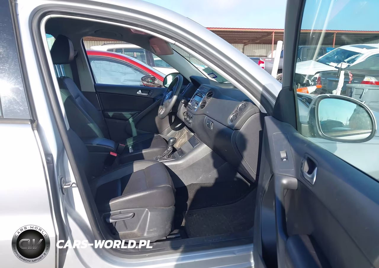 2012 Volkswagen Tiguan Le VIN:WVGAV7AX9CW560817 - 5