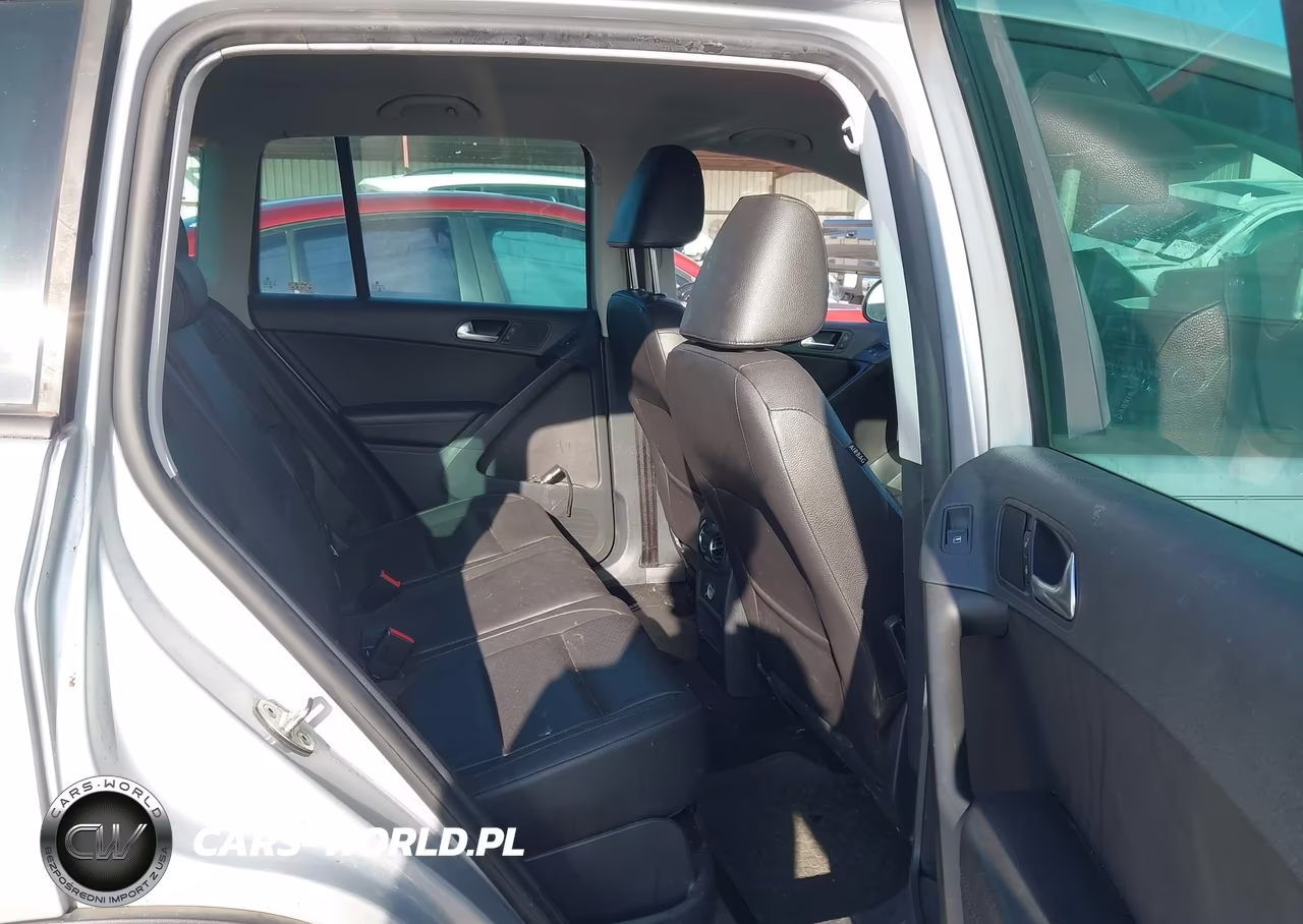 2012 Volkswagen Tiguan Le VIN:WVGAV7AX9CW560817 - 8