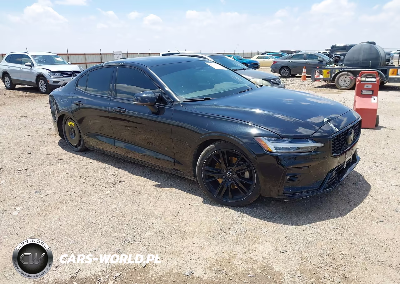 2024 Volvo S60 B5 Plus Black Edition – zdjęcie 1 z 18