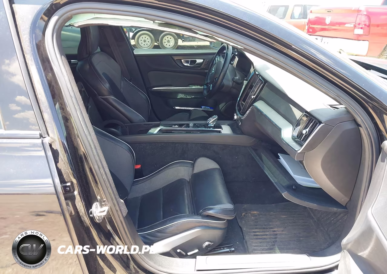 2024 Volvo S60 B5 Plus Black Edition VIN:7JRL12FH4RG282958 - 5