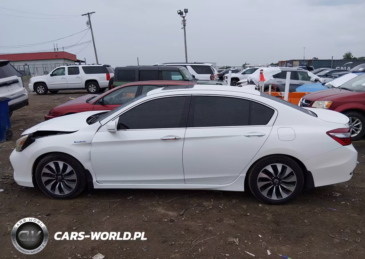 2017 Honda Accord Hybrid Touring VIN:JHMCR6F77HC031426 - 14