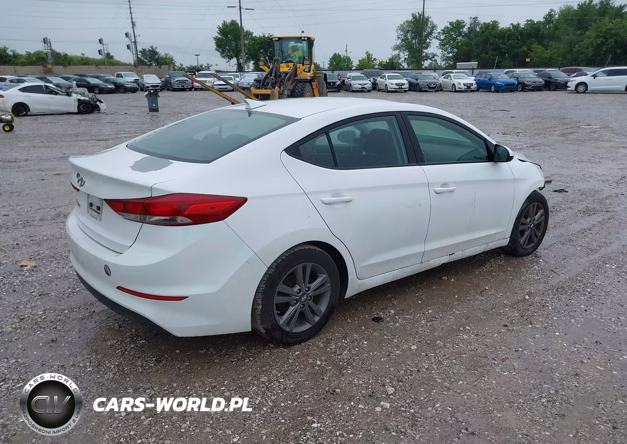 2018 Hyundai Elantra Sel VIN:5NPD84LF3JH261550 - 4