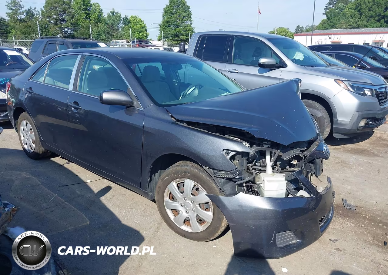 2010 Toyota Camry Le – zdjęcie 1 z 16