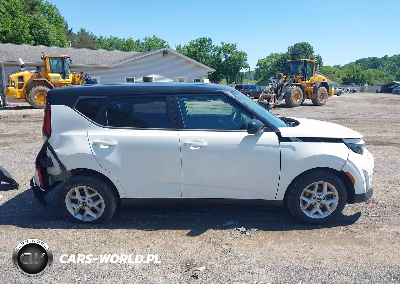 2024 Kia Soul S VIN:KNDJ23AU4R7219050 - 14