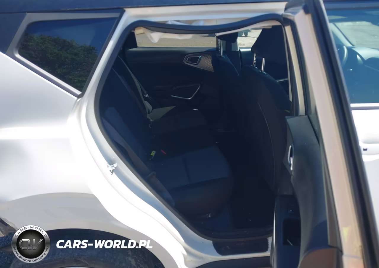 2024 Kia Soul S VIN:KNDJ23AU4R7219050 - 8