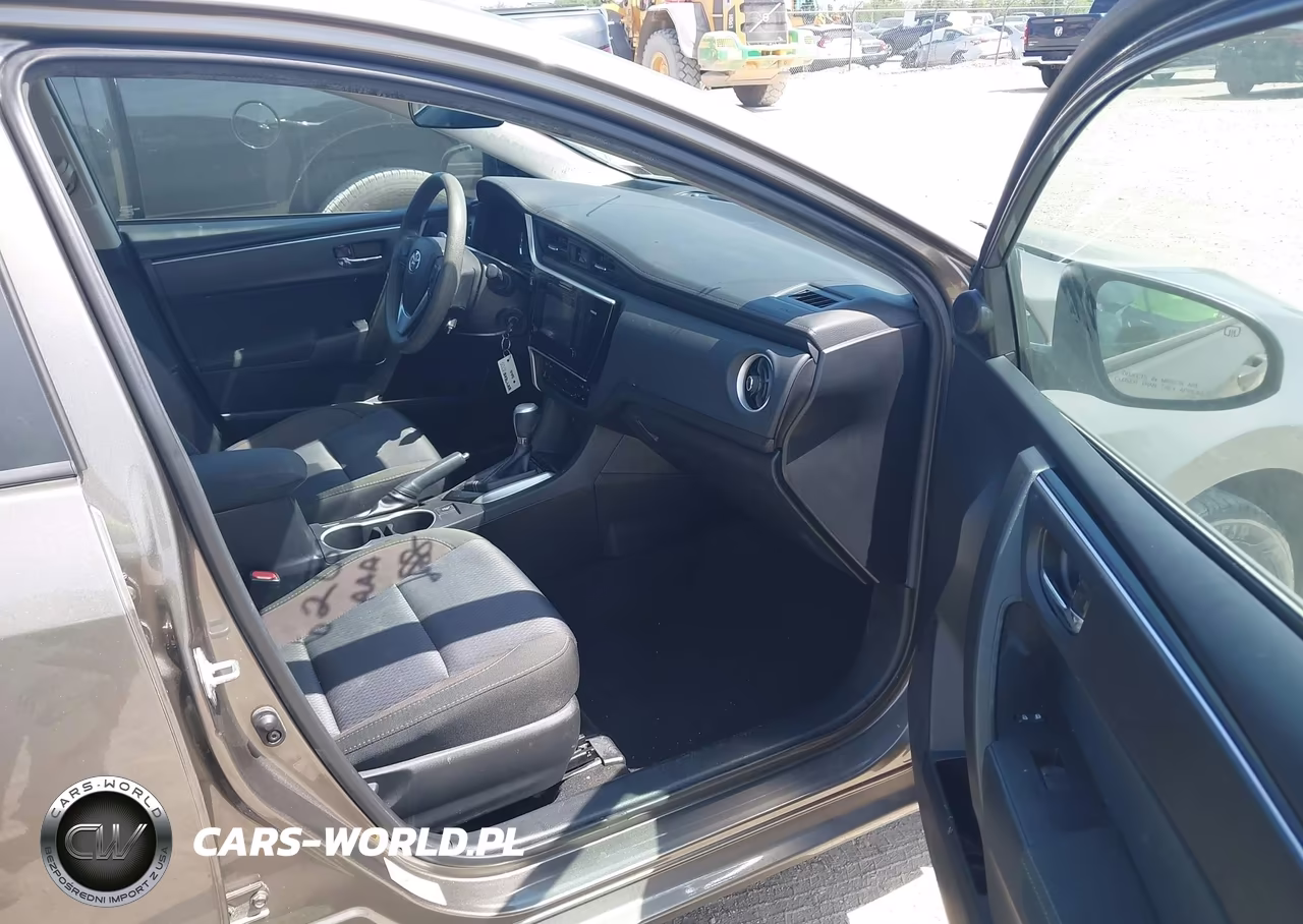 2017 Toyota Corolla Le VIN:2T1BURHE2HC908274 - 5