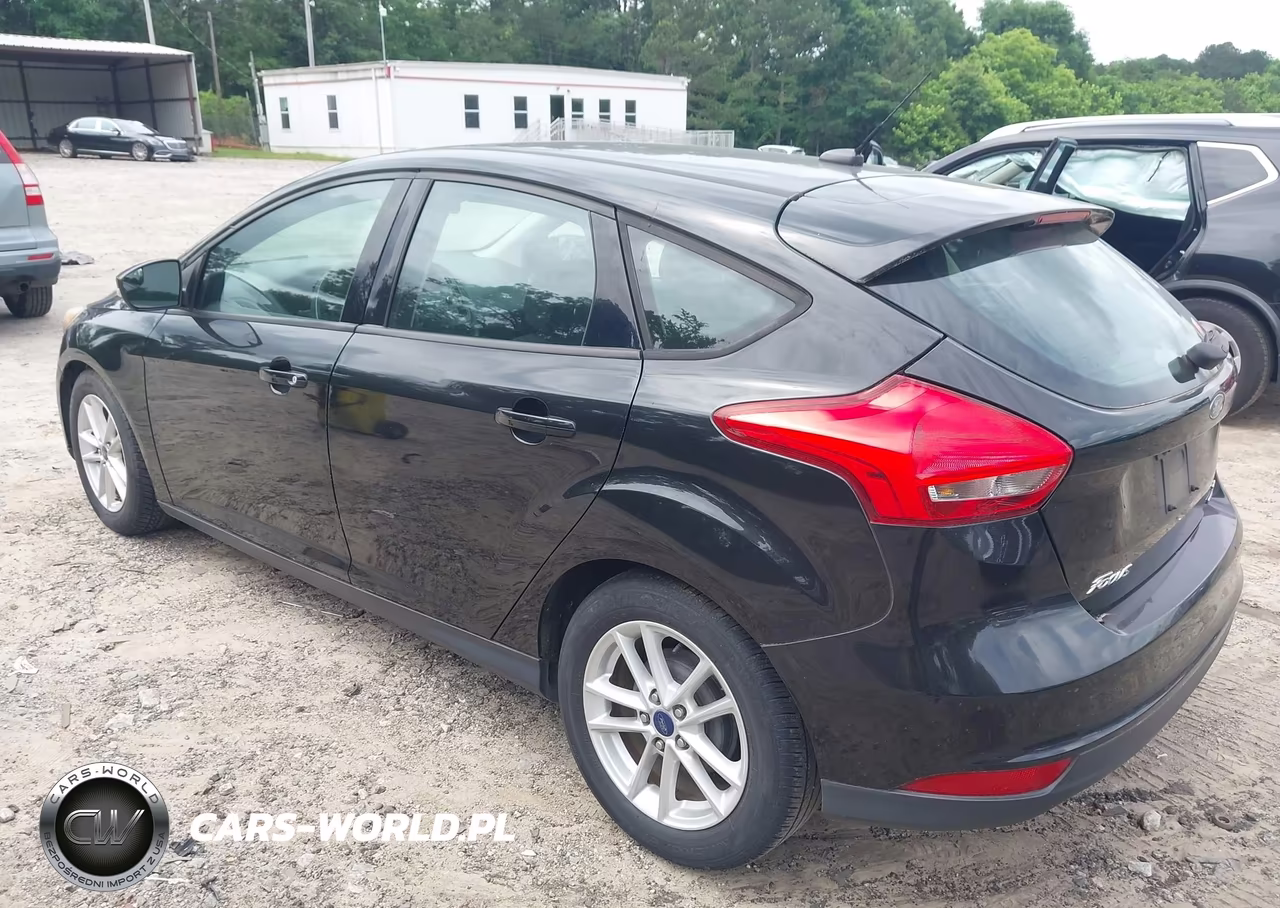 2015 Ford Focus Se VIN:1FADP3K27FL259272 - 3