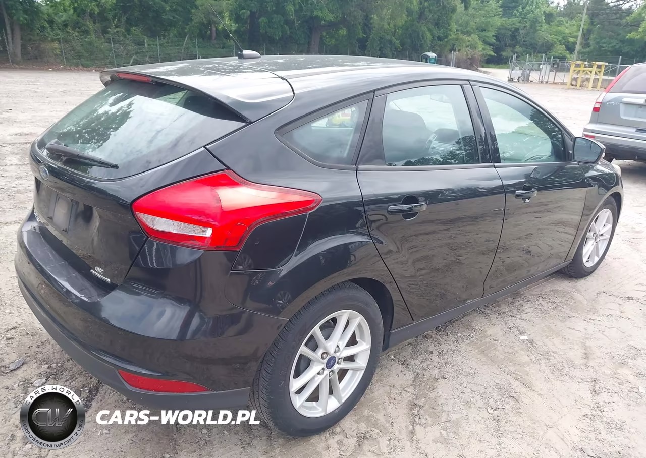 2015 Ford Focus Se VIN:1FADP3K27FL259272 - 4