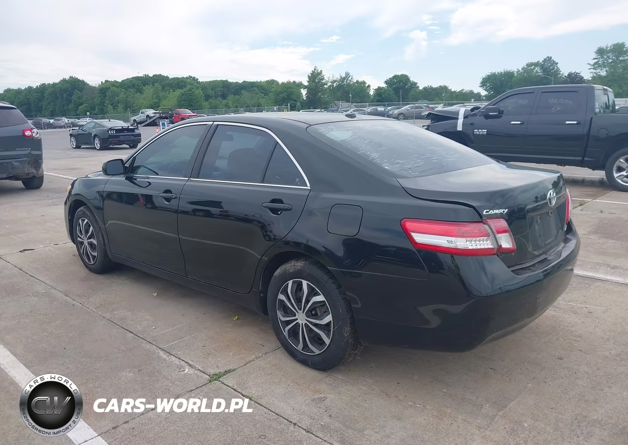 2010 Toyota Camry Le VIN:4T4BF3EKXAR072127 - 3