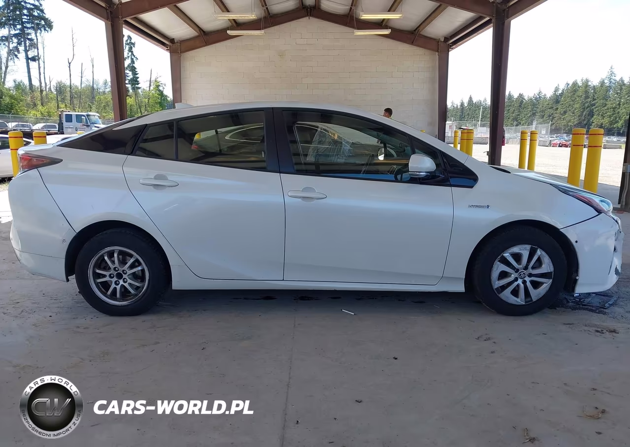 2018 Toyota Prius Two VIN:JTDKBRFU0J3075878 - 14
