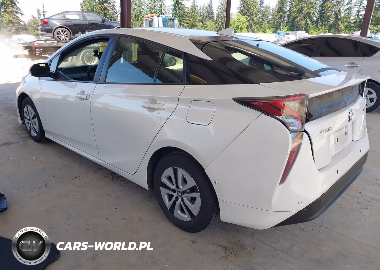 2018 Toyota Prius Two VIN:JTDKBRFU0J3075878 - 3