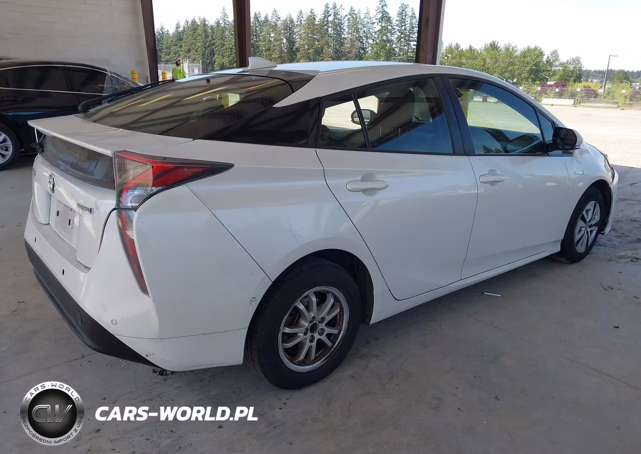 2018 Toyota Prius Two VIN:JTDKBRFU0J3075878 - 4