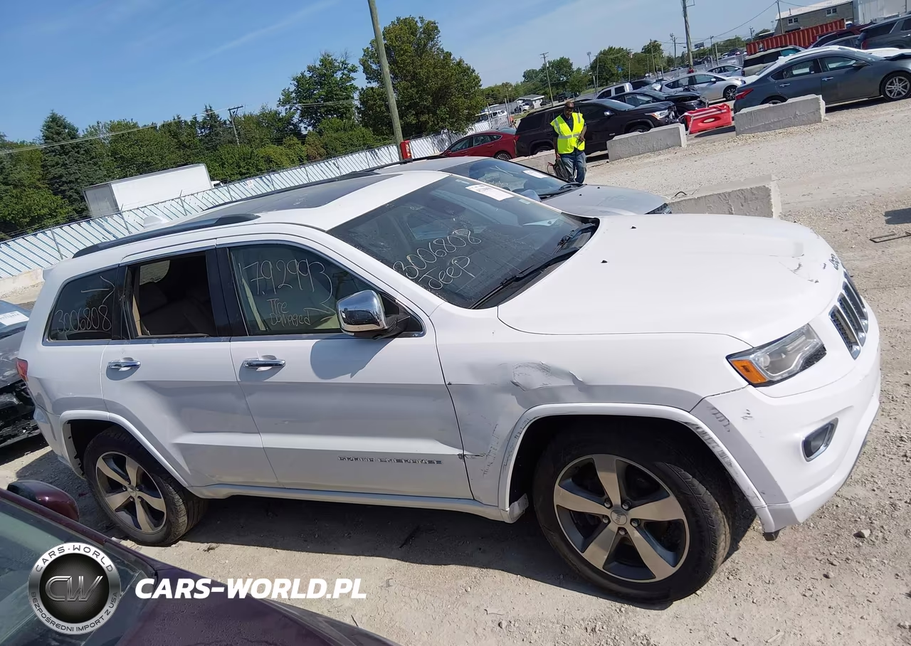 2015 Jeep Grand Cherokee Overland VIN:1C4RJECG2FC792993 - 13