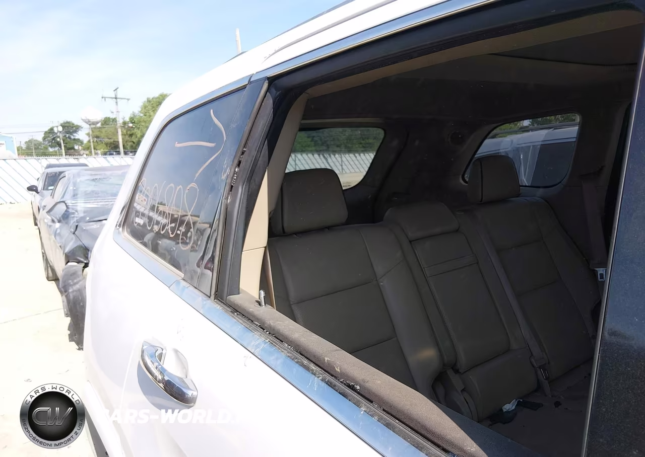2015 Jeep Grand Cherokee Overland VIN:1C4RJECG2FC792993 - 19