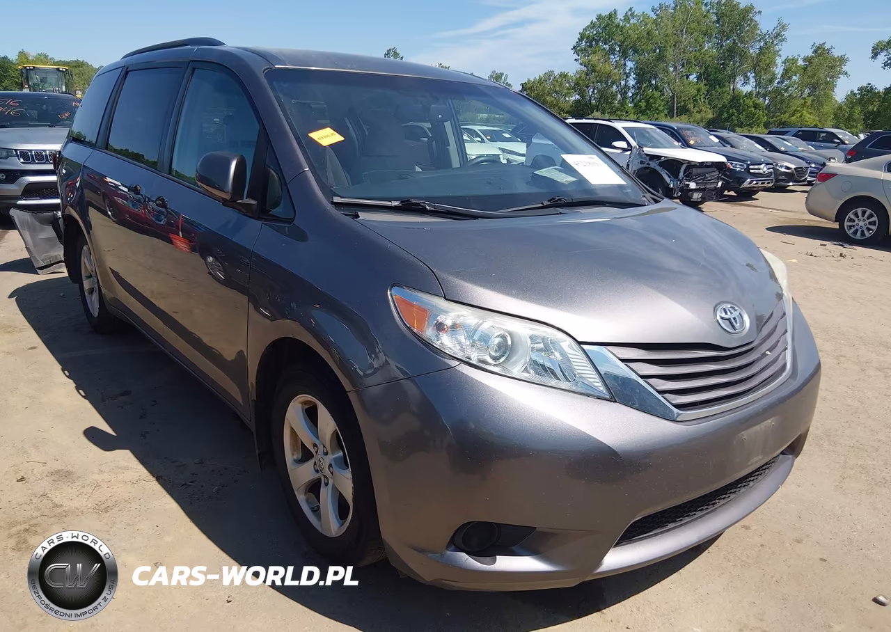 2017 Toyota Sienna Le 8 Passenger – zdjęcie 1 z 17