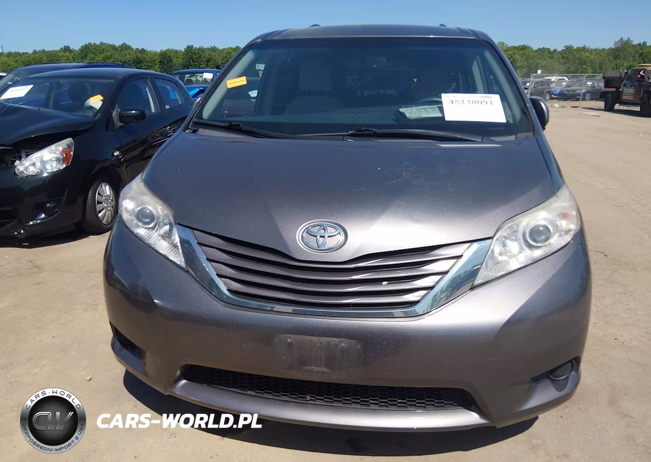 2017 Toyota Sienna Le 8 Passenger VIN:5TDKZ3DC7HS887013 - 13