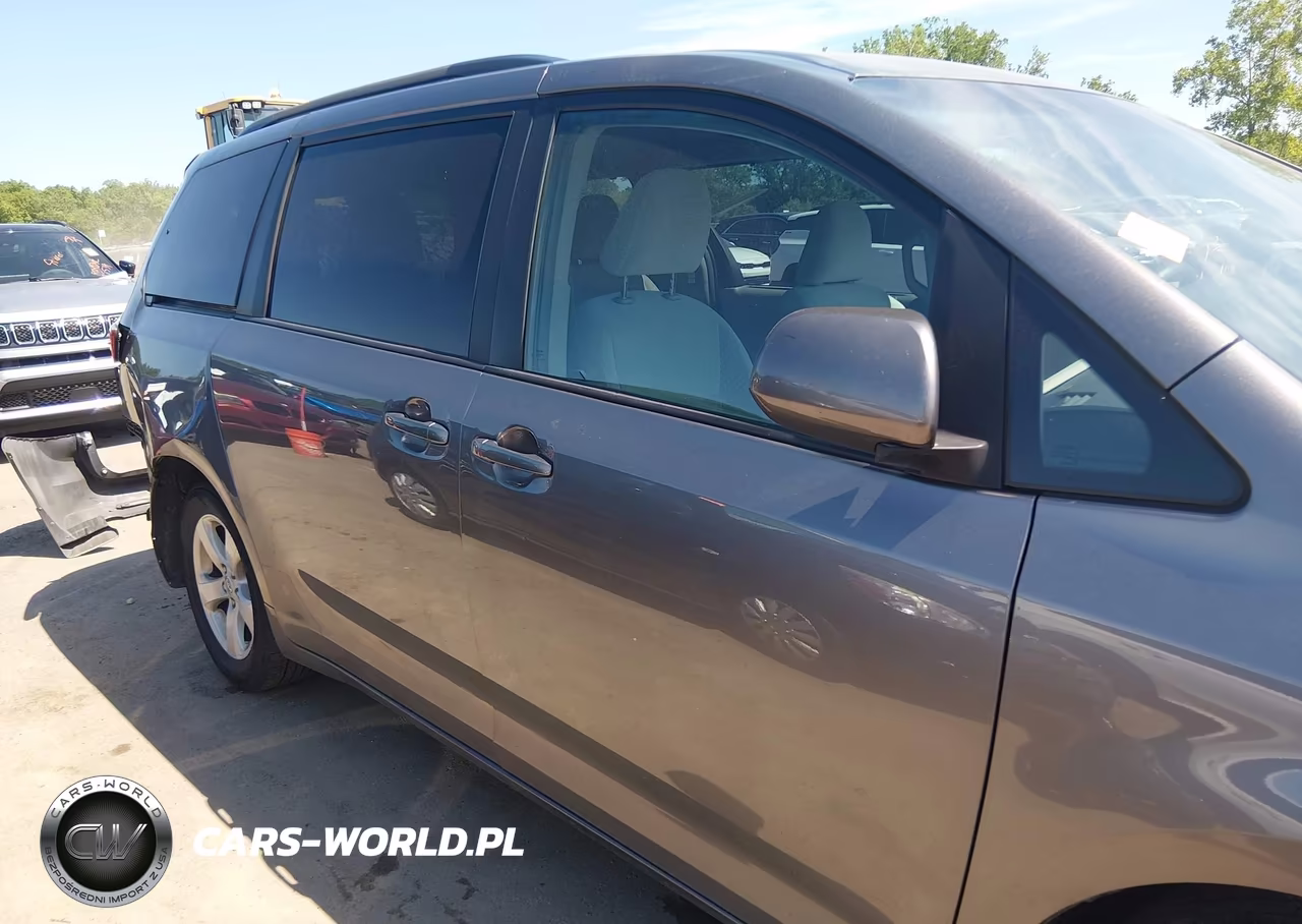2017 Toyota Sienna Le 8 Passenger VIN:5TDKZ3DC7HS887013 - 14