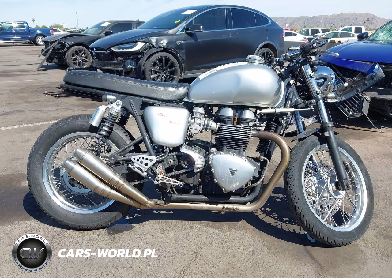 2013 Triumph Motorcycle Thruxton VIN:SMT920K19DT570186 - 11