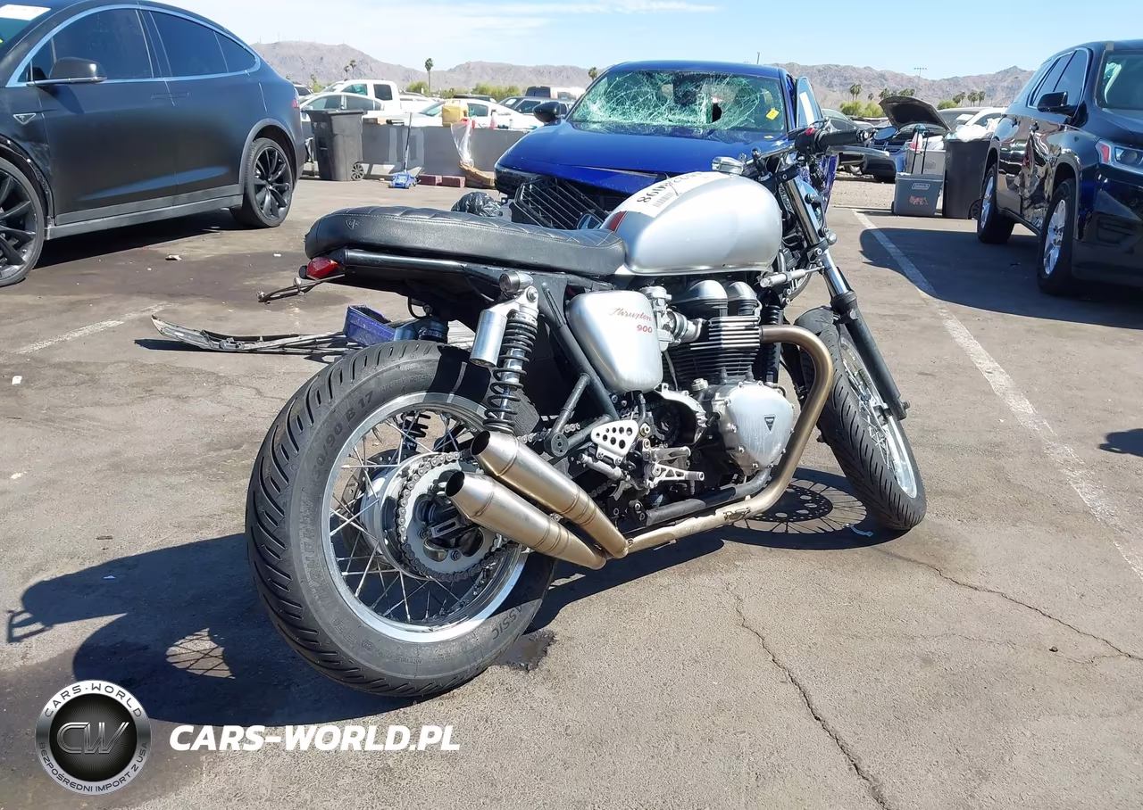 2013 Triumph Motorcycle Thruxton VIN:SMT920K19DT570186 - 4