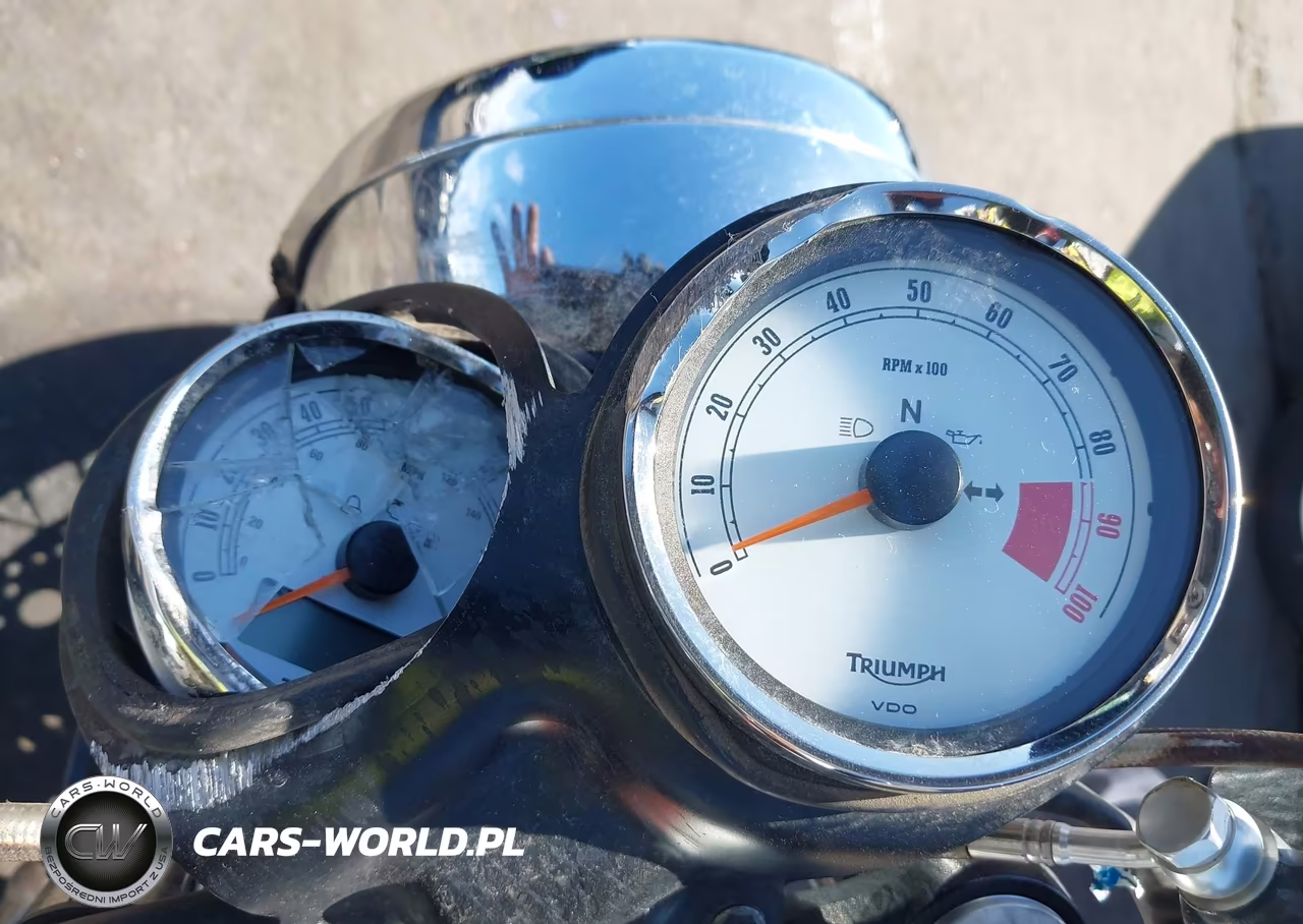 2013 Triumph Motorcycle Thruxton VIN:SMT920K19DT570186 - 7
