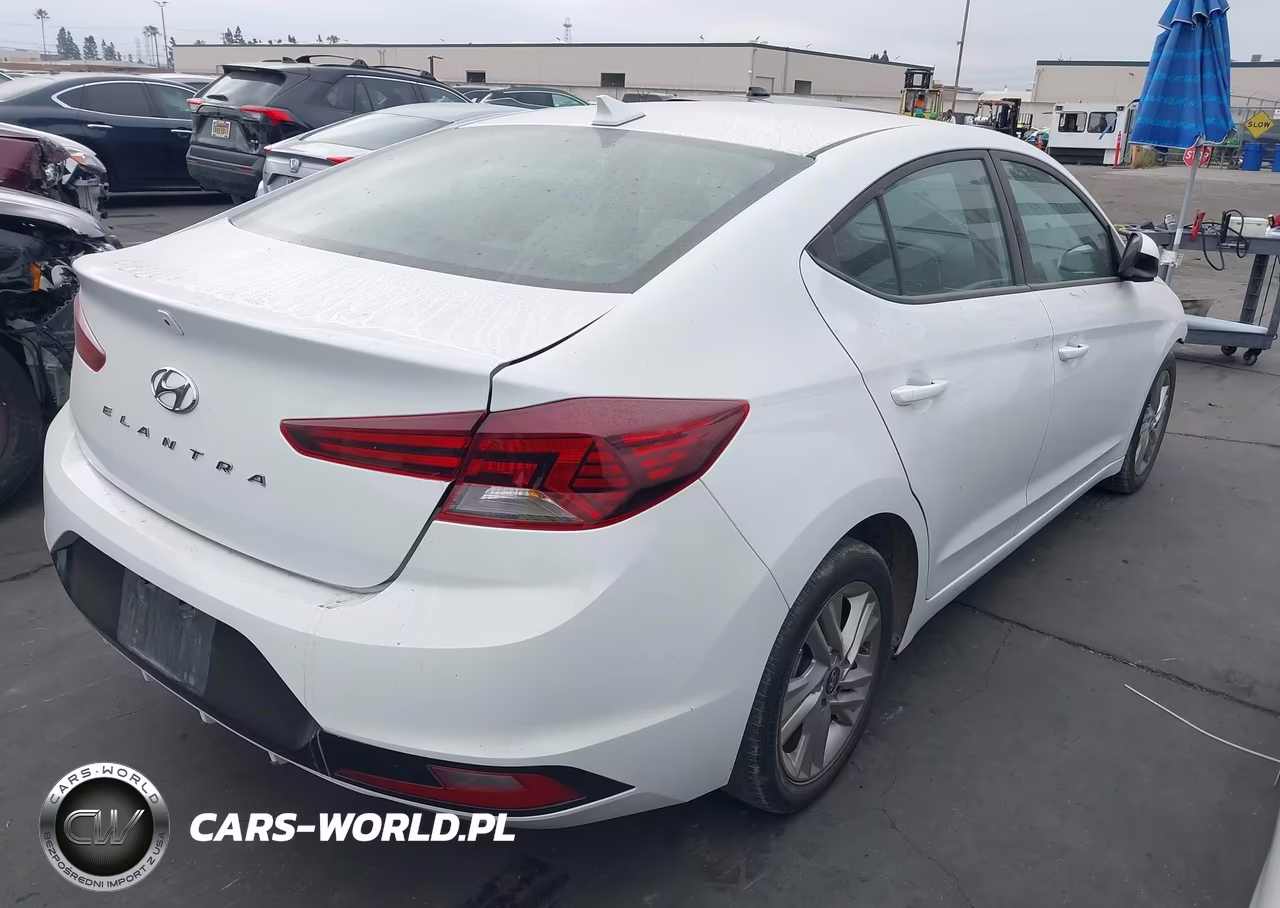 2020 Hyundai Elantra Sel VIN:5NPD84LF3LH508441 - 4