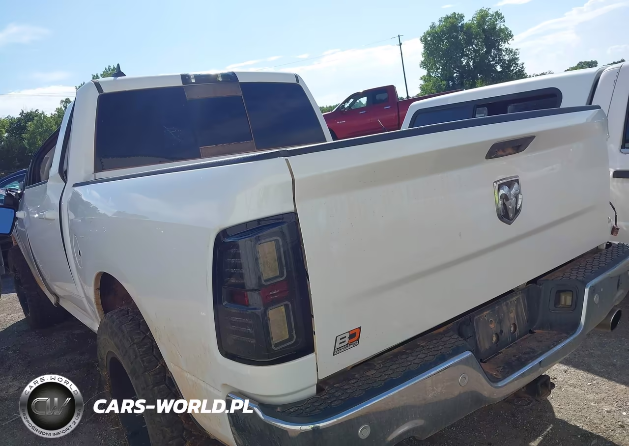 2019 Ram 1500 Classic Big Horn 4X4 5'7 Box VIN:1C6RR7LT1KS558580 - 3