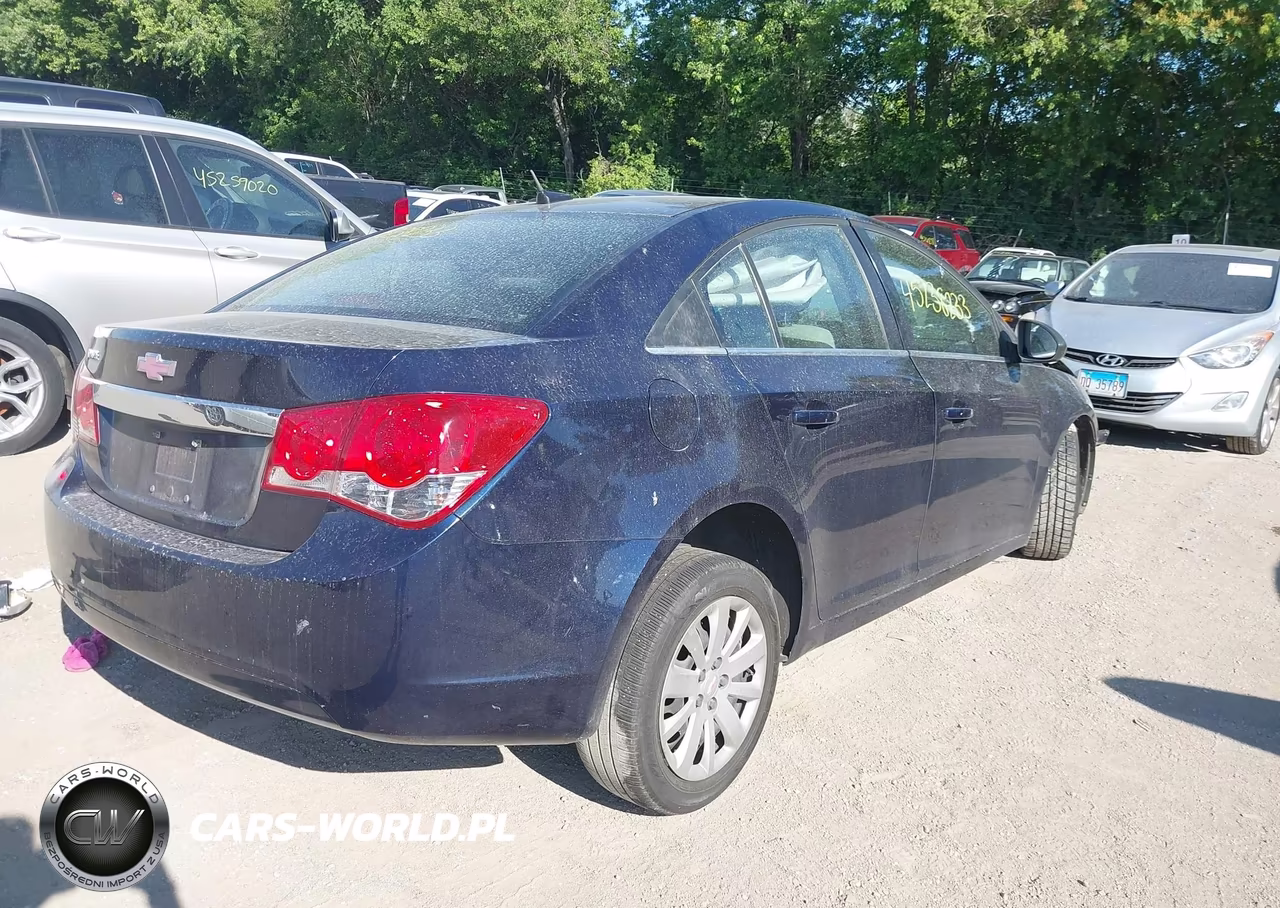 2011 Chevrolet Cruze Ls VIN:1G1PC5SH6B7174390 - 4