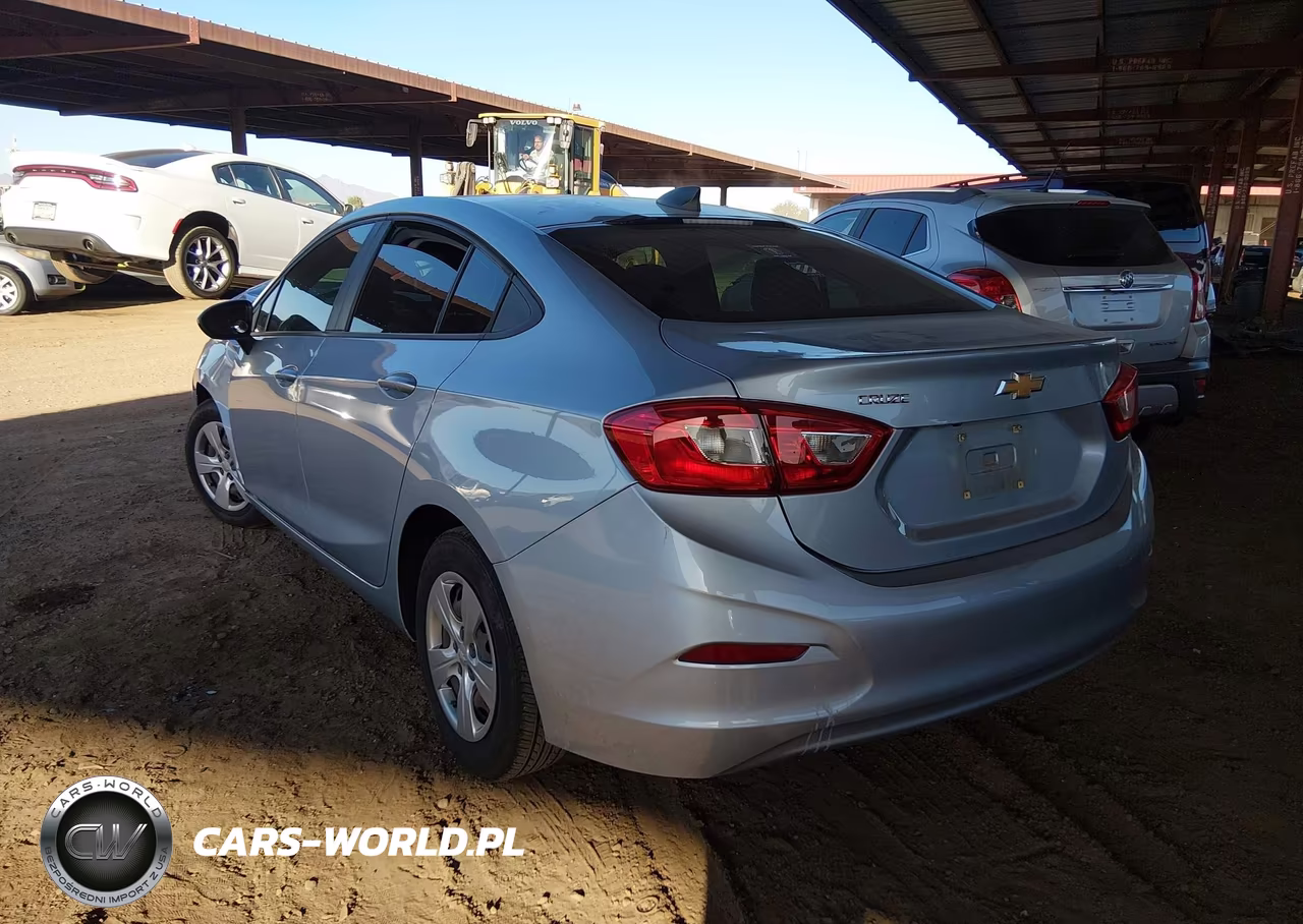 2018 Chevrolet Cruze Ls Auto VIN:1G1BC5SM4J7233541 - 3