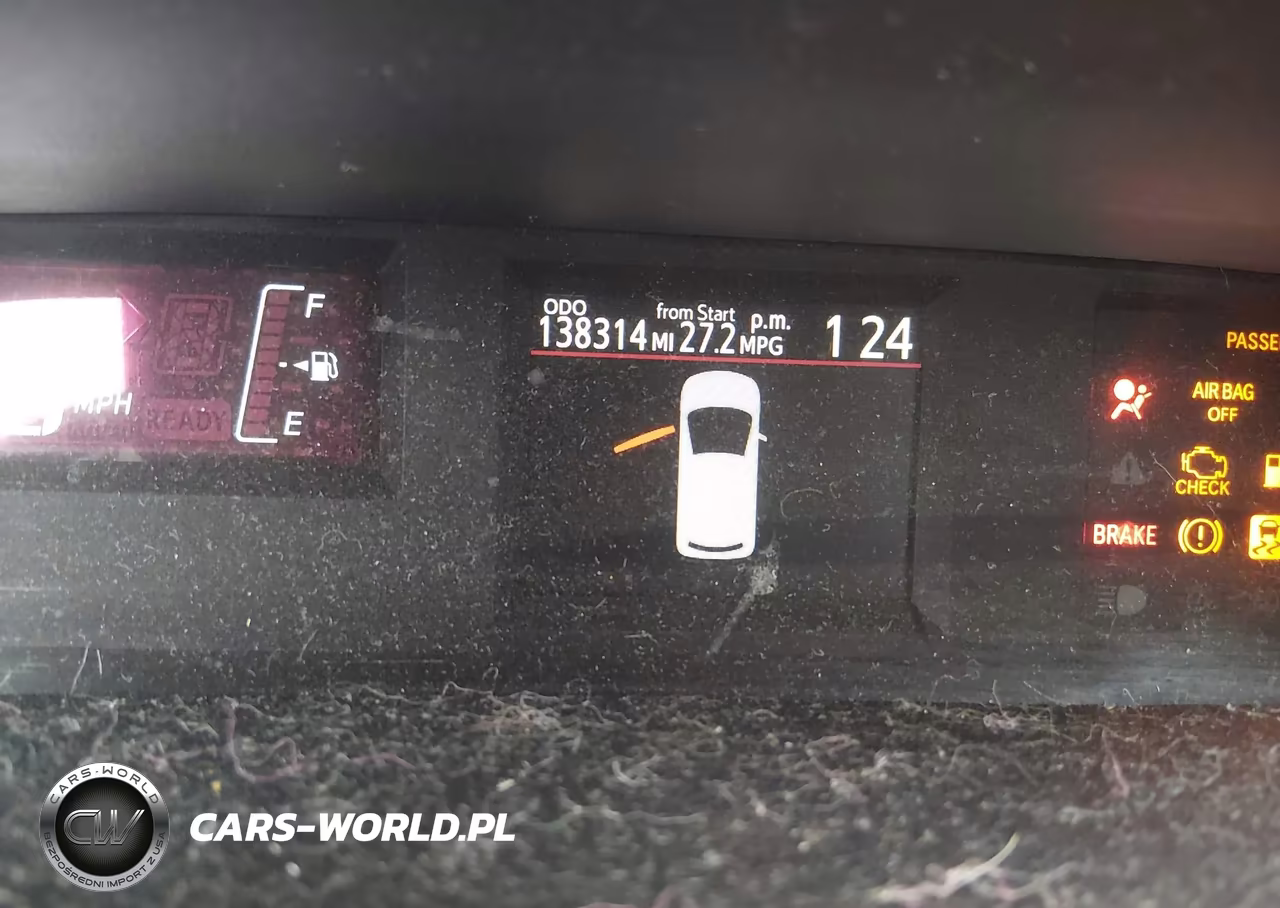 2015 Toyota Prius C Two VIN:JTDKDTB34F1115189 - 16